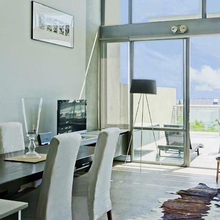 City Fringe Apartment With Sky Tower And City Views โอ๊คแลนด์ ภายนอก รูปภาพ