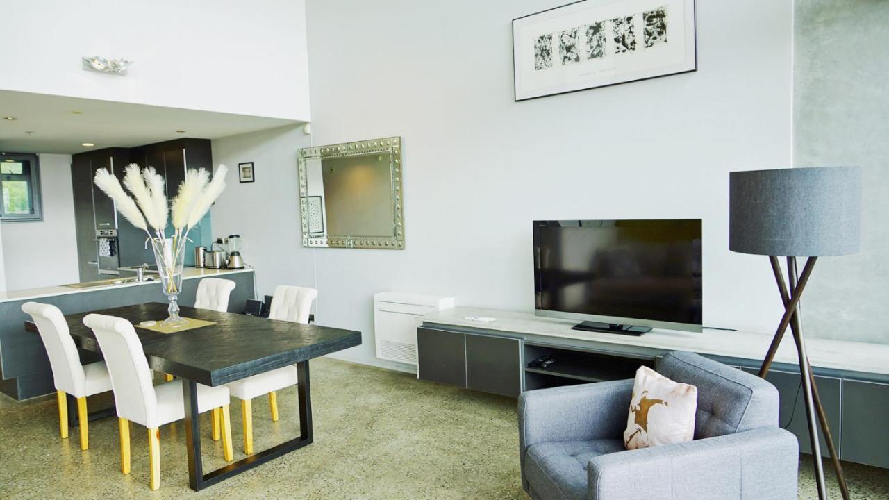 City Fringe Apartment With Sky Tower And City Views โอ๊คแลนด์ ภายนอก รูปภาพ