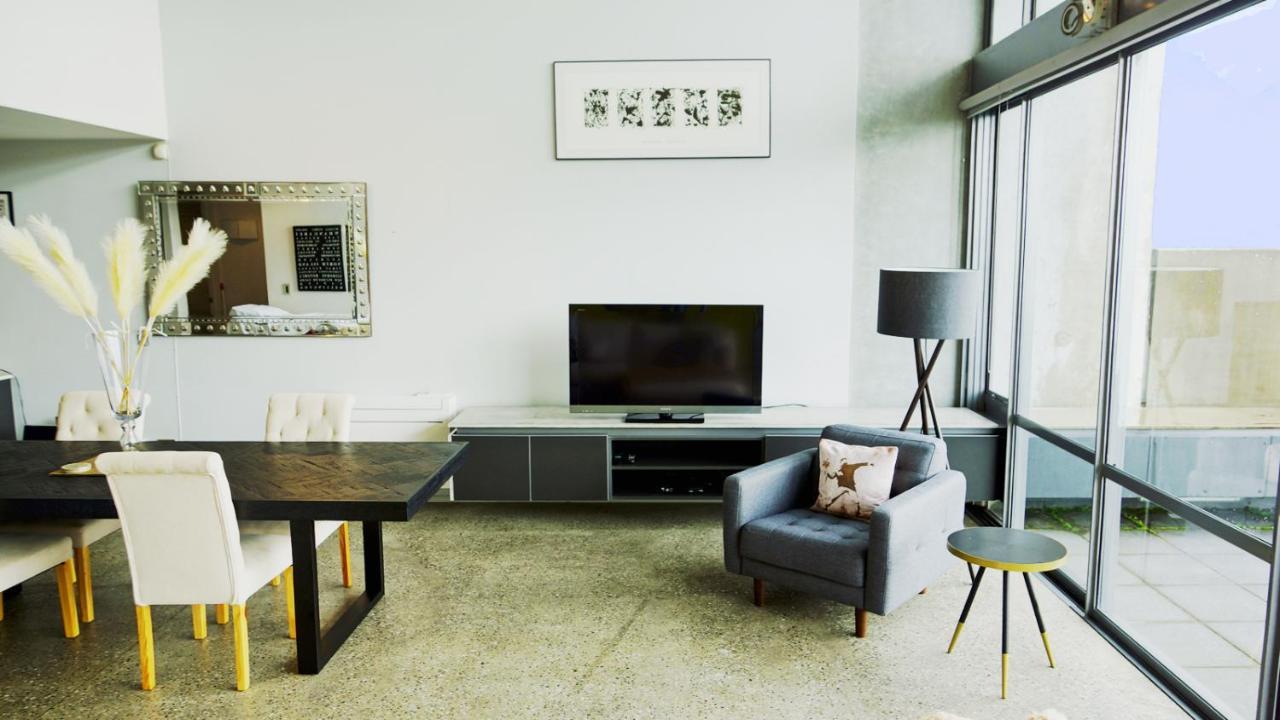 City Fringe Apartment With Sky Tower And City Views โอ๊คแลนด์ ภายนอก รูปภาพ