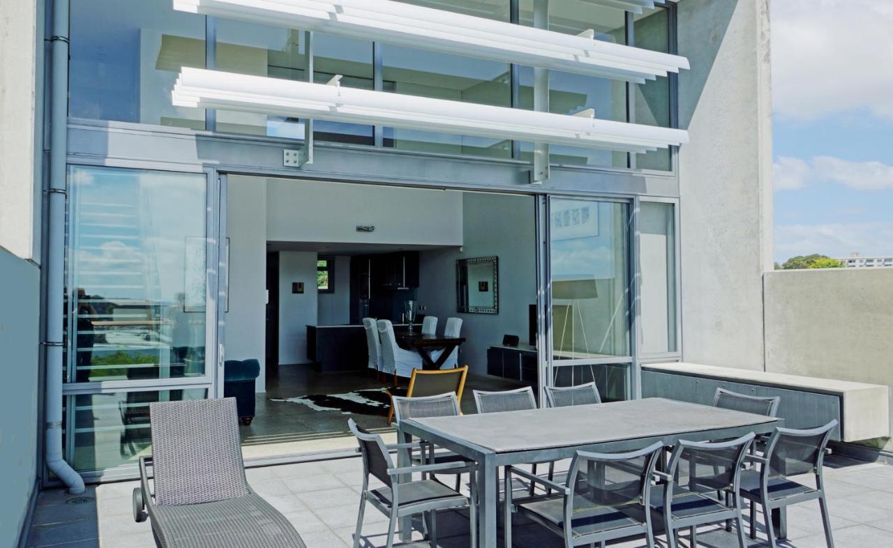 City Fringe Apartment With Sky Tower And City Views โอ๊คแลนด์ ภายนอก รูปภาพ