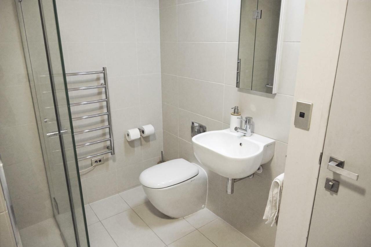 City Fringe Apartment With Sky Tower And City Views โอ๊คแลนด์ ภายนอก รูปภาพ
