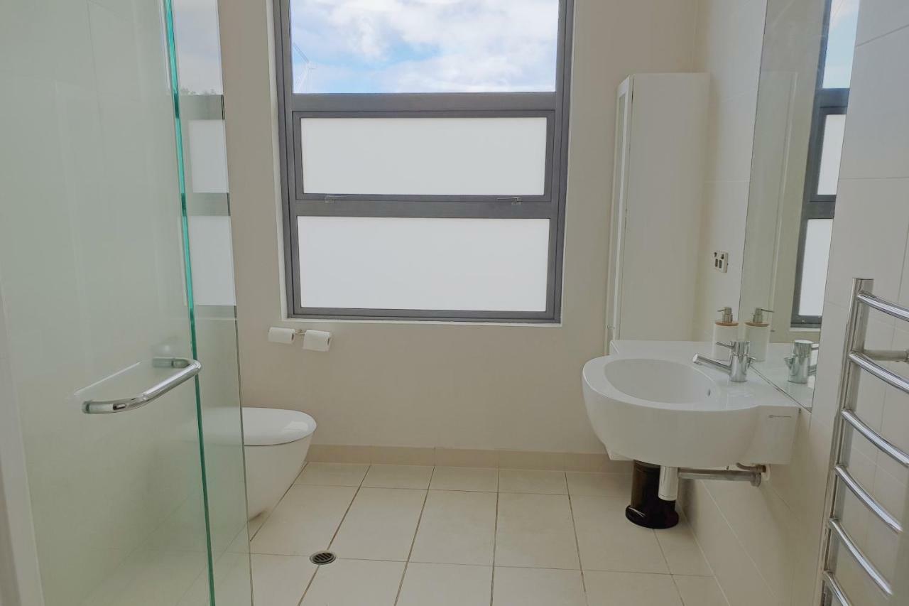City Fringe Apartment With Sky Tower And City Views โอ๊คแลนด์ ภายนอก รูปภาพ