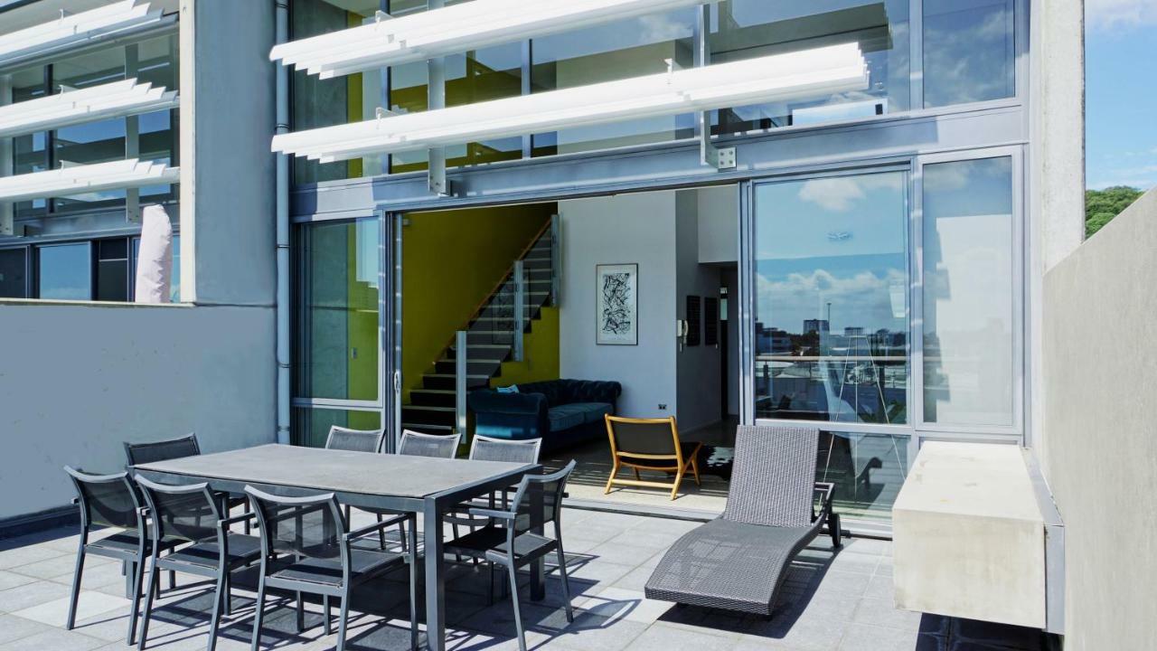City Fringe Apartment With Sky Tower And City Views โอ๊คแลนด์ ภายนอก รูปภาพ